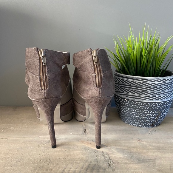 🤍3/$30 Luichiny Strappy Grey caged heels Size 6.5 - Picture 8 of 10